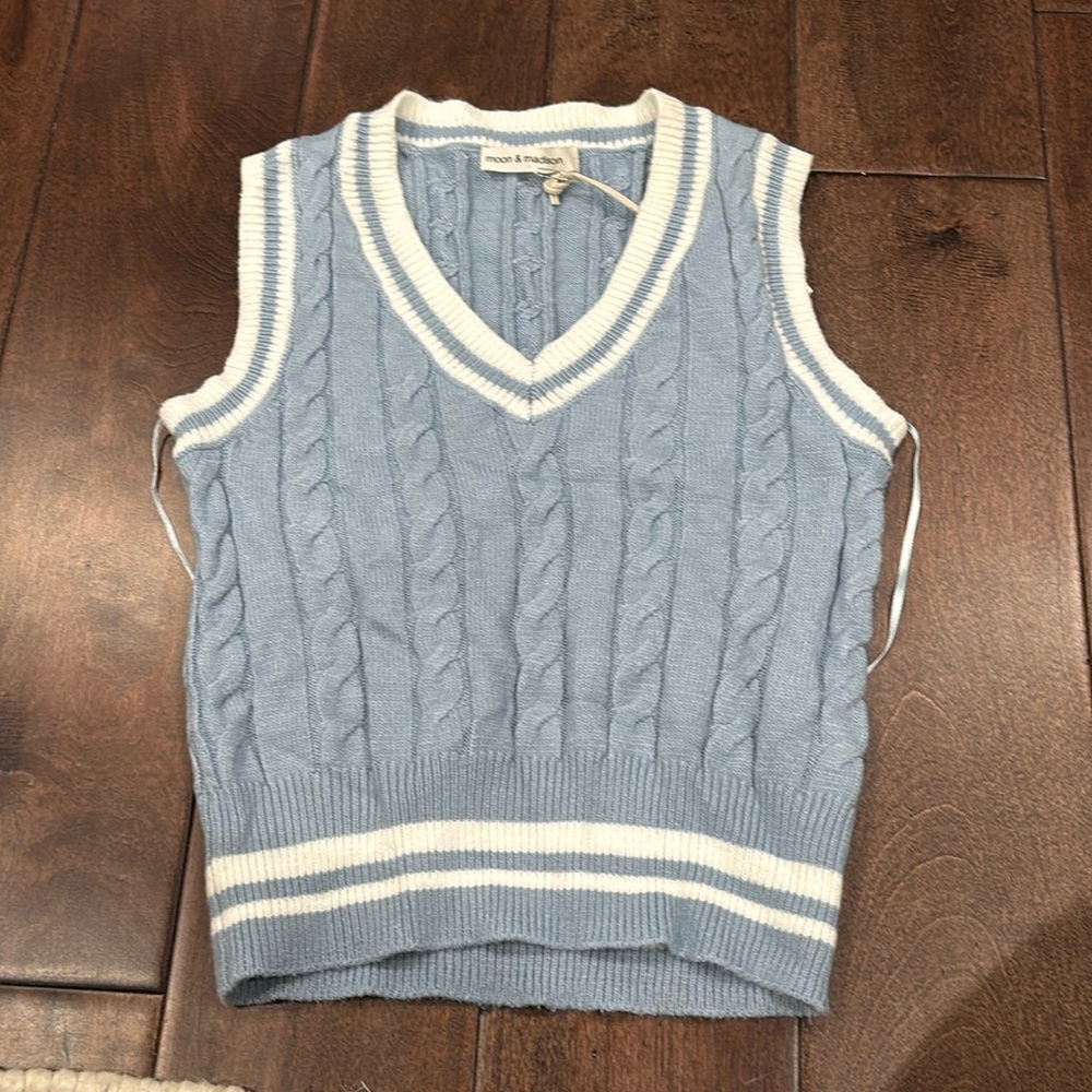 Sweater vest